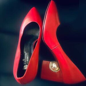 NEVER WORN Womens Chunky Heels with Pearl Pointed Toe Red Real Leather Pumps